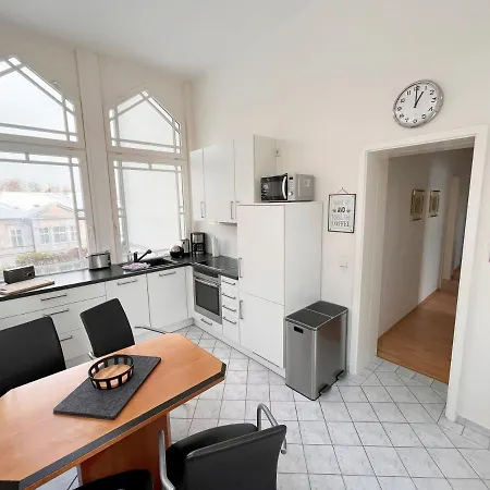 Buelowstrasse Villa *